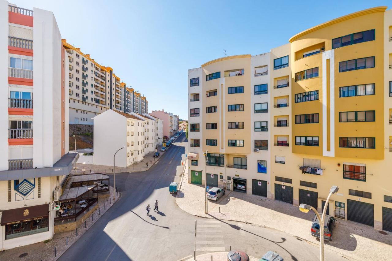 Breeze Beach House Сетубал Экстерьер фото