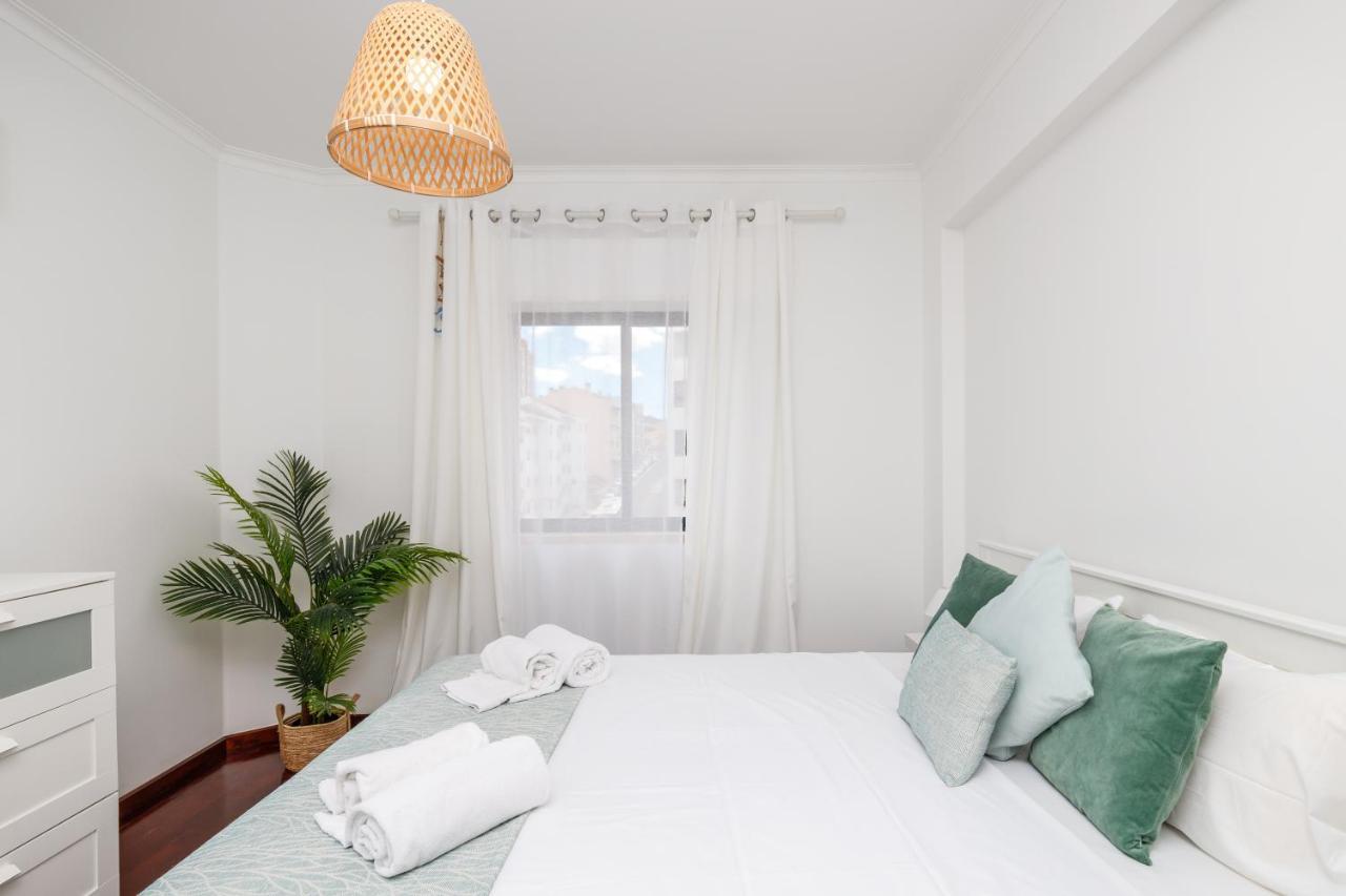 Breeze Beach House Сетубал Экстерьер фото